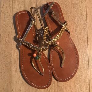 Dolce Vita Gold Thong Sandals w/ Coral Jade and Seashell Charms SZ 5